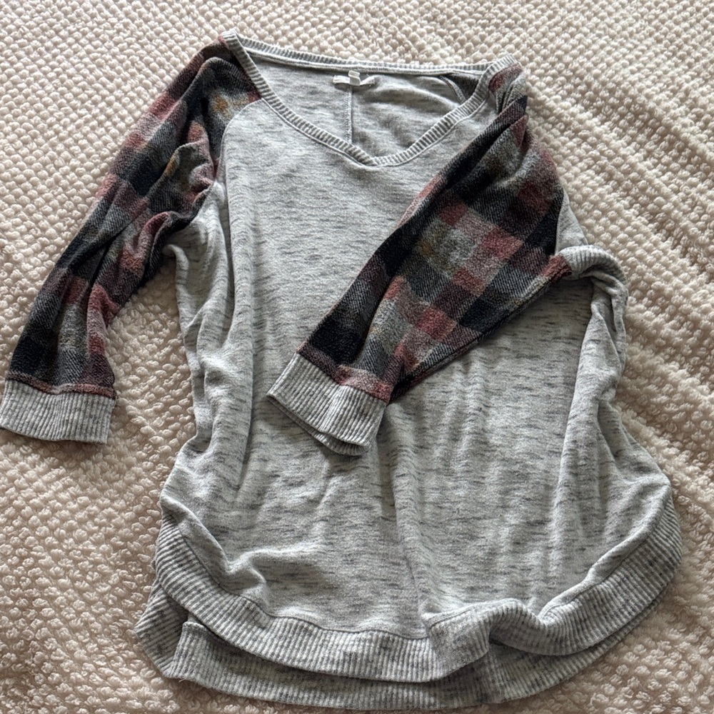 Maurices Light Gray V-Neck Sweater